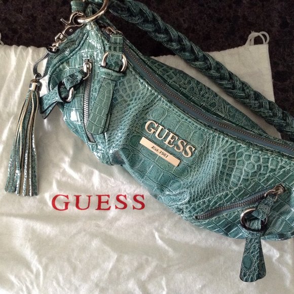 GUESS purse - Picture 2 of 3
